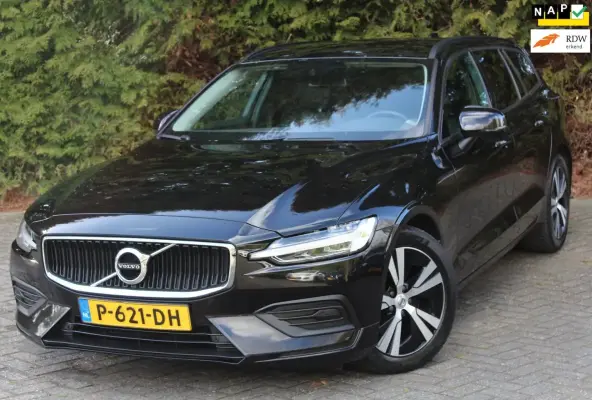 2.0 B3 Momentum 163PK Automaat | Lederen bekleding | Parkeercamera | Apple/Android Carplay