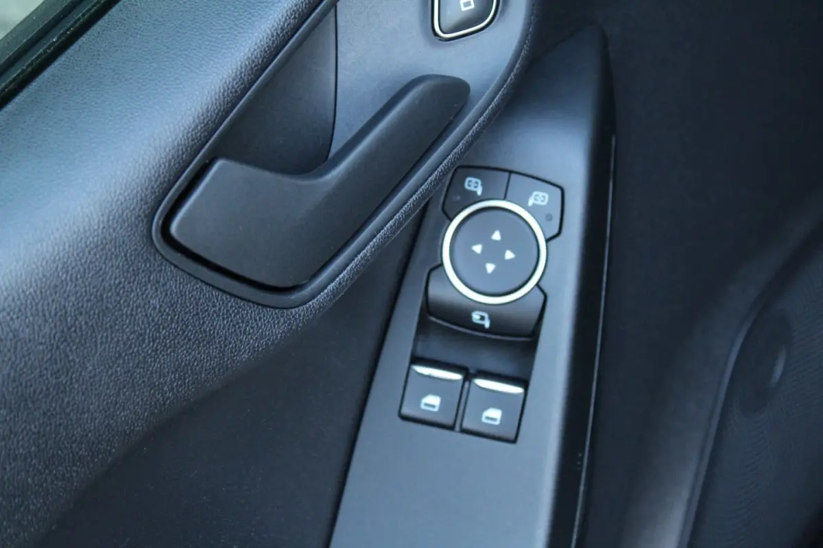 1.0 EcoBoost Connected 95PK | Airco | Navigatie | Cruise Control | Lichtmetalen velgen