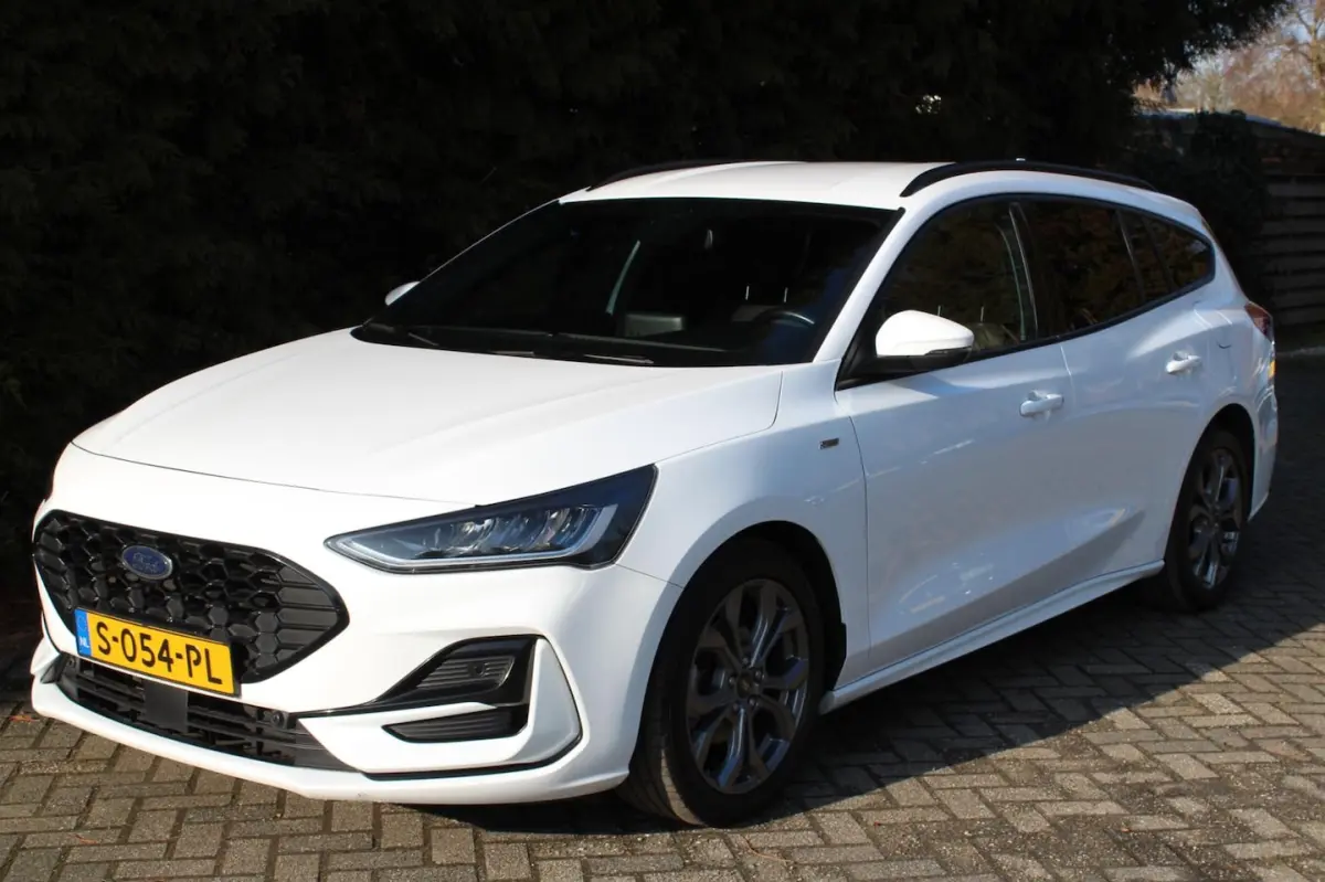 1.0 EcoBoost Hybrid ST Line Style 155PK | Stoel/stuurverwarming | Parkeersensoren | Apple/