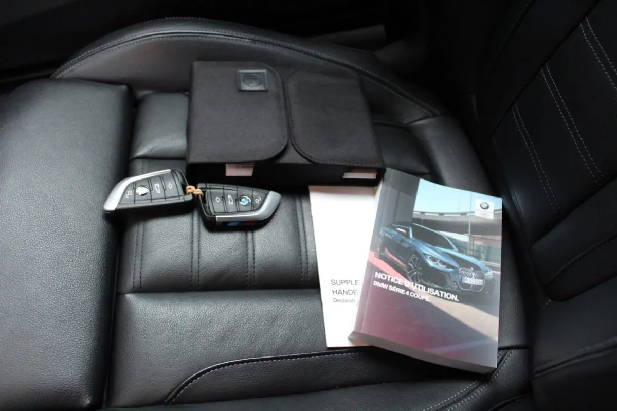 420d xDrive High Executive 190PK | M- sportpakket| BTW-AUTO | CAMERA | Panoramadak | LEDER
