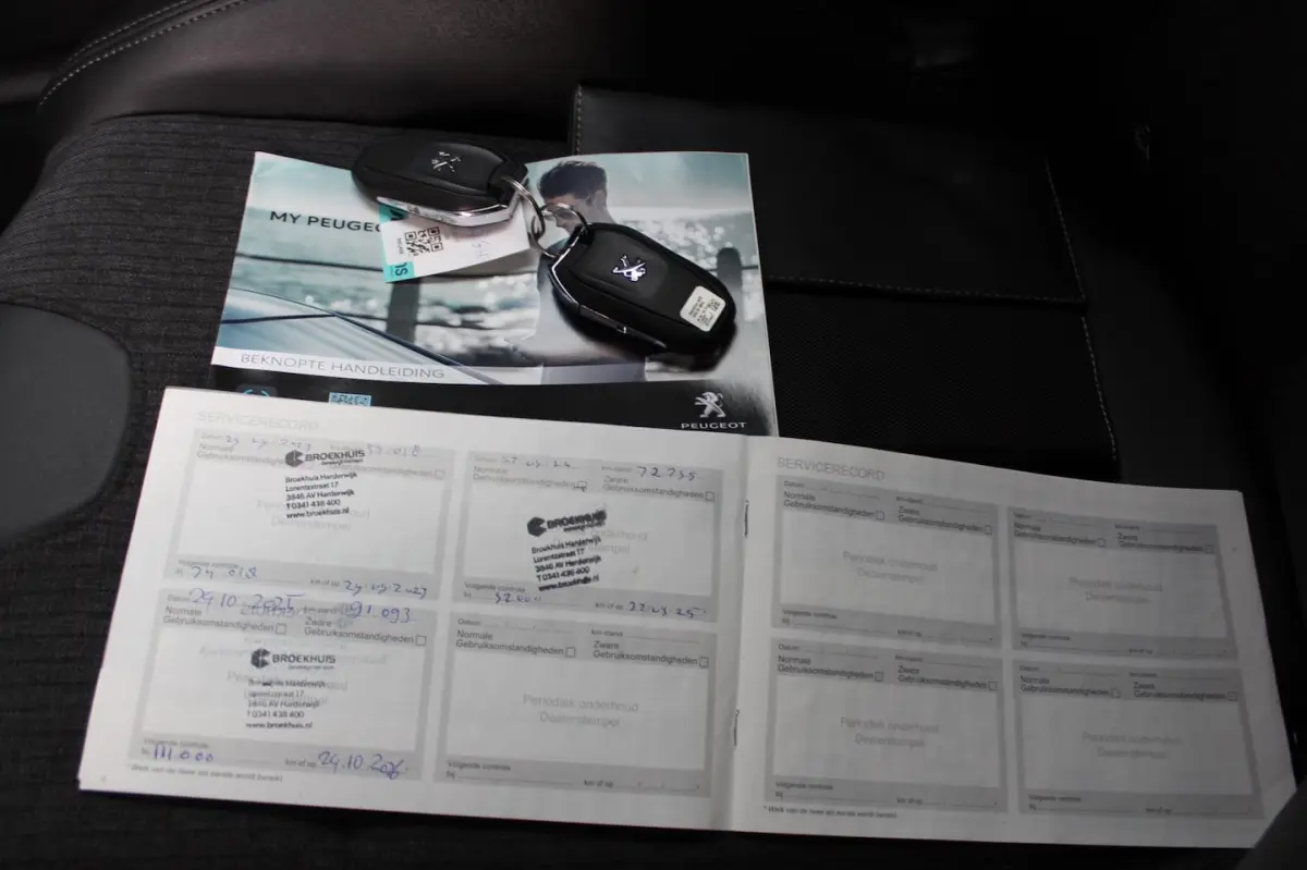 1.2 PureTech Allure Pack 131PK | Parkeercamera | Carplay | Climate Control | LMV | NAVI