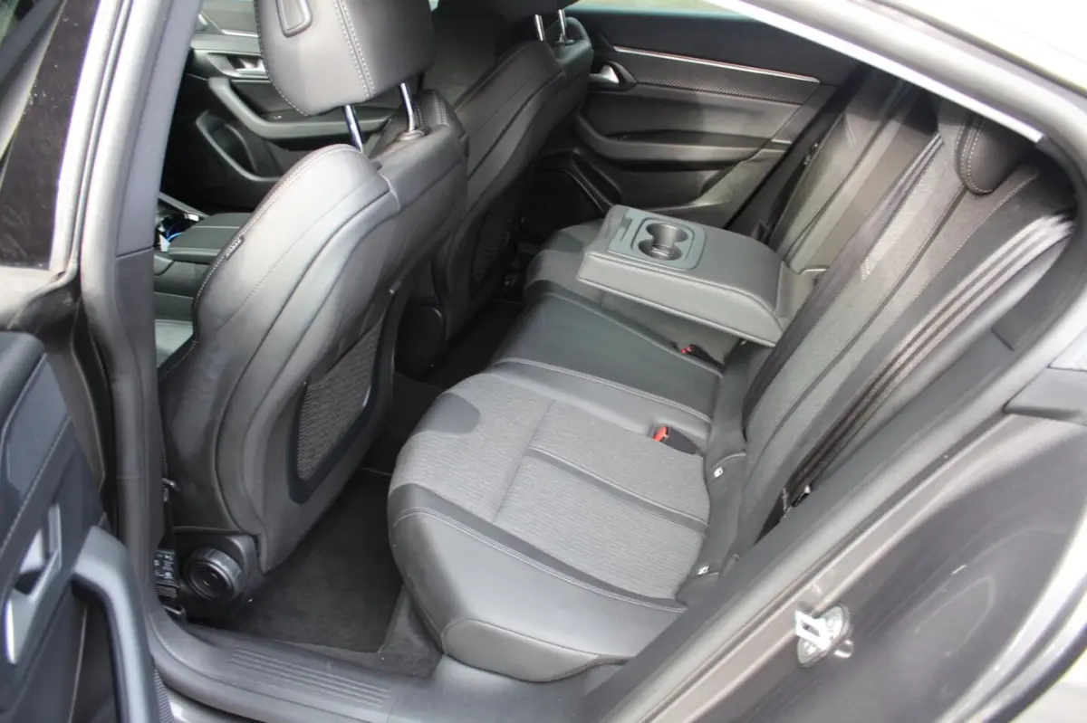 1.2 PureTech Allure Pack 131PK | Parkeercamera | Carplay | Climate Control | LMV | NAVI