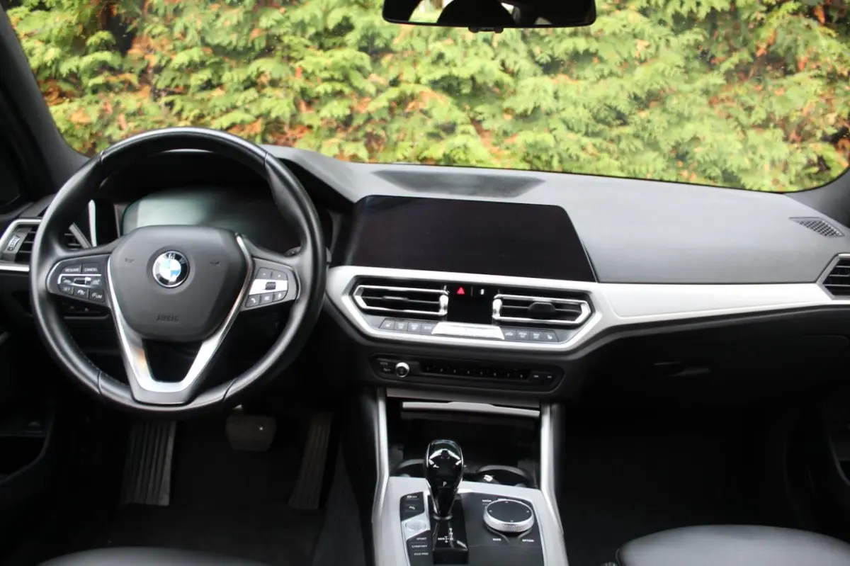 320d High Executive 190PK | Navigatie | Adaptive Cruise Control | Elektrische Trekhaak | C