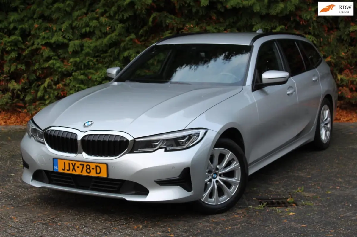 320d High Executive 190PK | Navigatie | Adaptive Cruise Control | Elektrische Trekhaak | C
