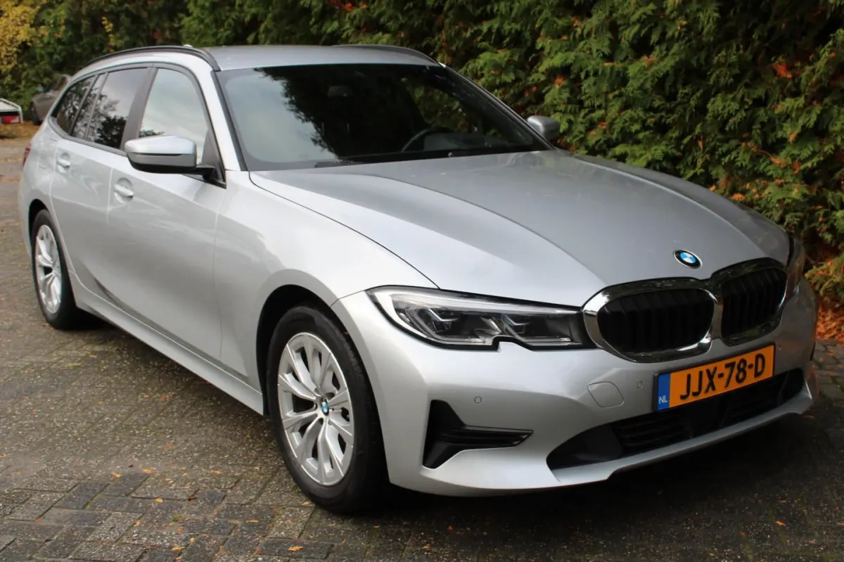 320d High Executive 190PK | Navigatie | Adaptive Cruise Control | Elektrische Trekhaak | C