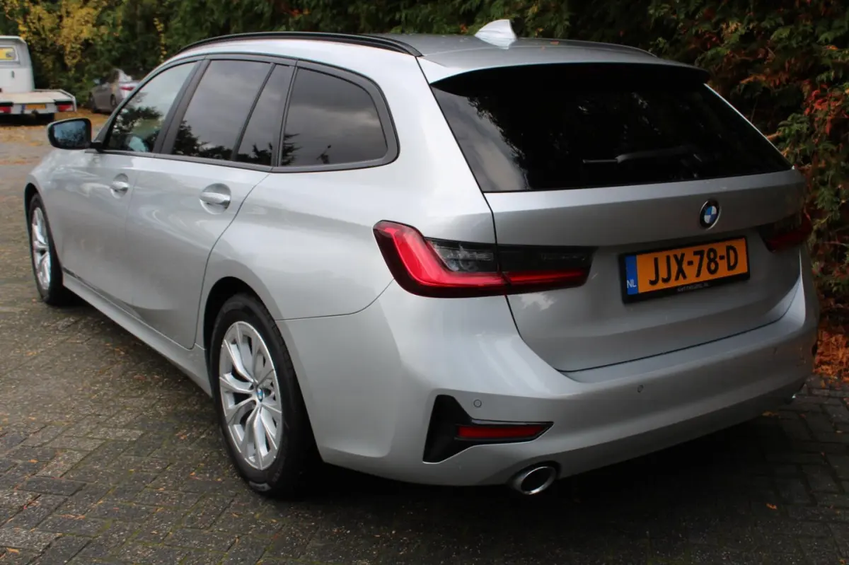 320d High Executive 190PK | Navigatie | Adaptive Cruise Control | Elektrische Trekhaak | C