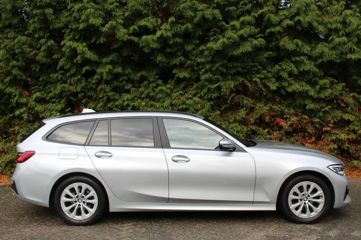 320d High Executive 190PK | Navigatie | Adaptive Cruise Control | Elektrische Trekhaak | C