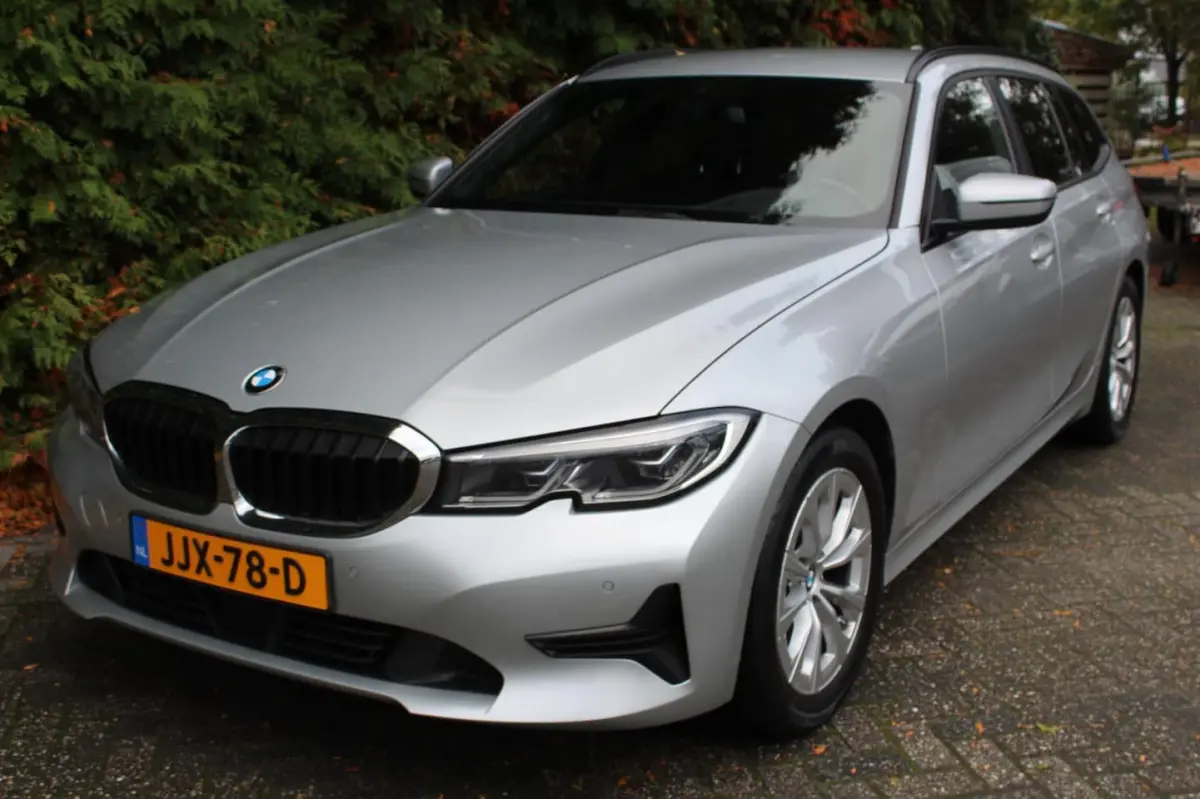 320d High Executive 190PK | Navigatie | Adaptive Cruise Control | Elektrische Trekhaak | C