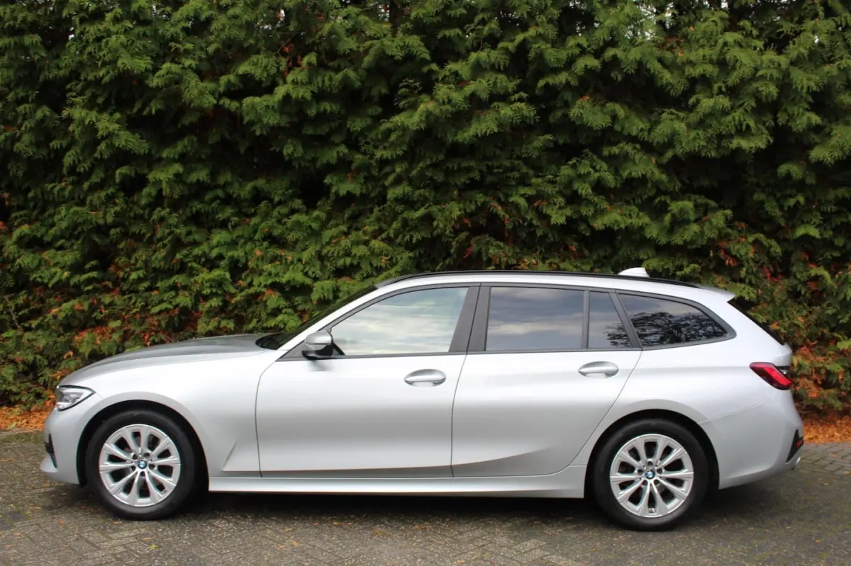 320d High Executive 190PK | Navigatie | Adaptive Cruise Control | Elektrische Trekhaak | C