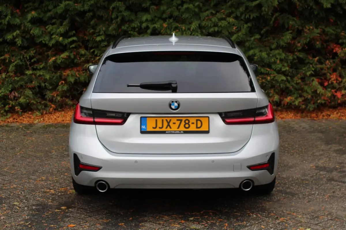 320d High Executive 190PK | Navigatie | Adaptive Cruise Control | Elektrische Trekhaak | C
