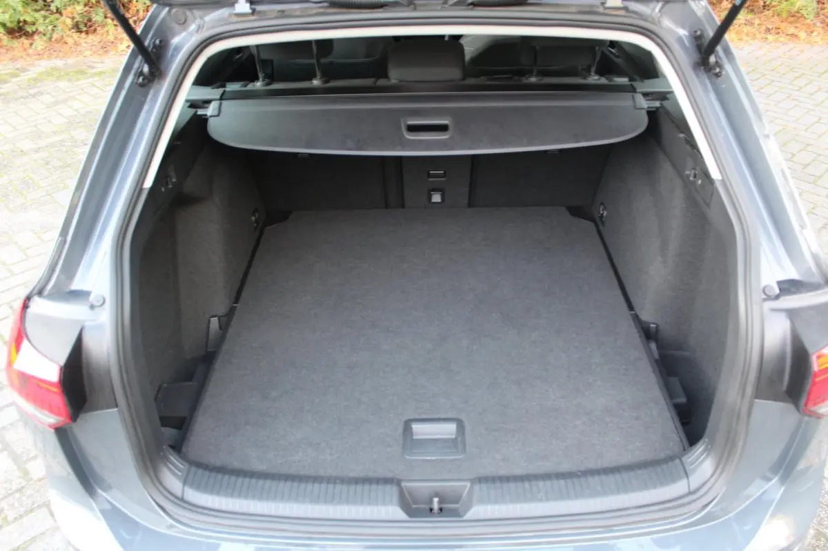 1.0 eTSI Life Business 110PK | Carplay | Elektrische stoelen | Memory Seats | Navi | ECC |