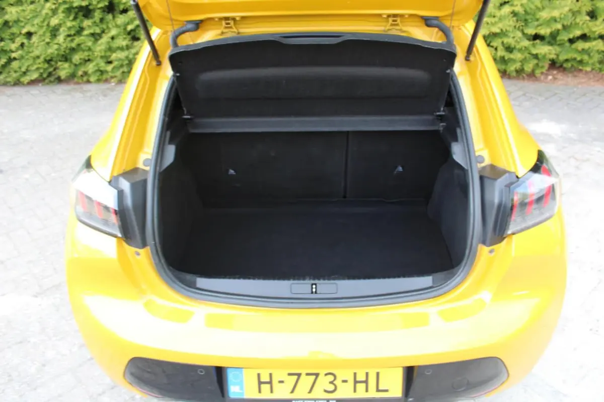 1.5 BlueHDi Blue Lease Allure 102PK | Navigatie | Parkeercamera | Panoramadak | Keyless