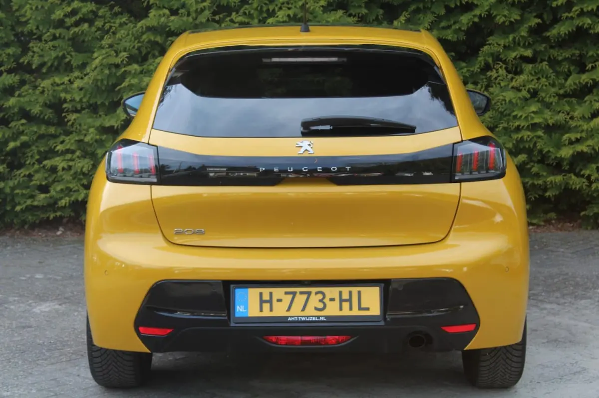 1.5 BlueHDi Blue Lease Allure 102PK | Navigatie | Parkeercamera | Panoramadak | Keyless