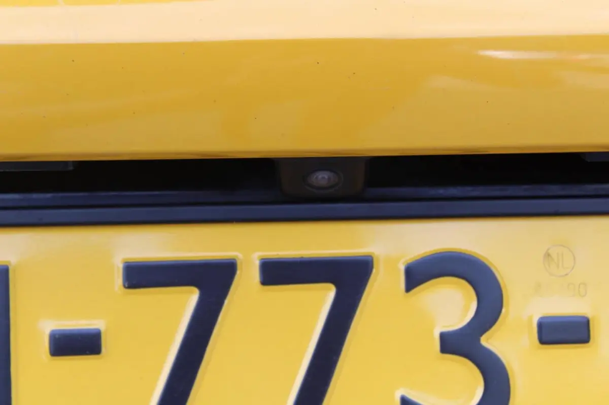 1.5 BlueHDi Blue Lease Allure 102PK | Navigatie | Parkeercamera | Panoramadak | Keyless