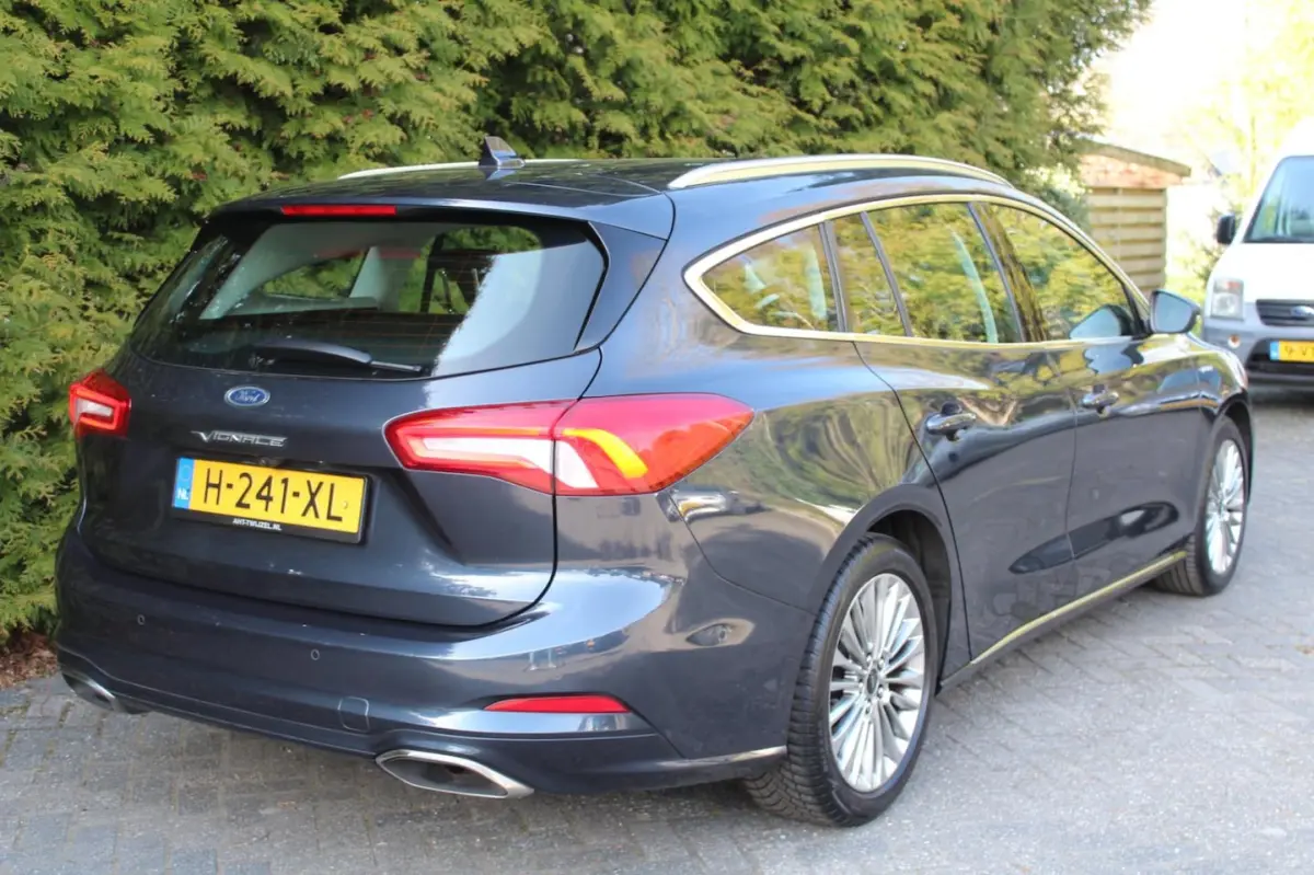 1.0 EcoBoost Vignale 125PK | Parkeercamera | Lederen bekleding | Climate| Keyless Entry\St