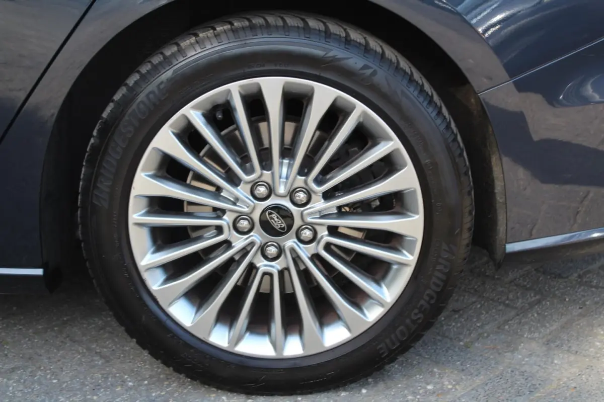 1.0 EcoBoost Vignale 125PK | Parkeercamera | Lederen bekleding | Climate| Keyless Entry\St
