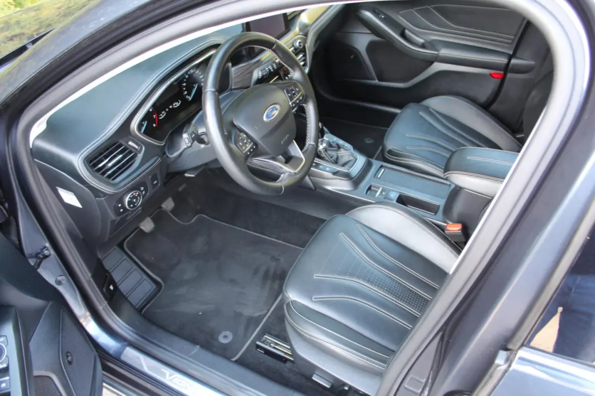 1.0 EcoBoost Vignale 125PK | Parkeercamera | Lederen bekleding | Climate| Keyless Entry\St