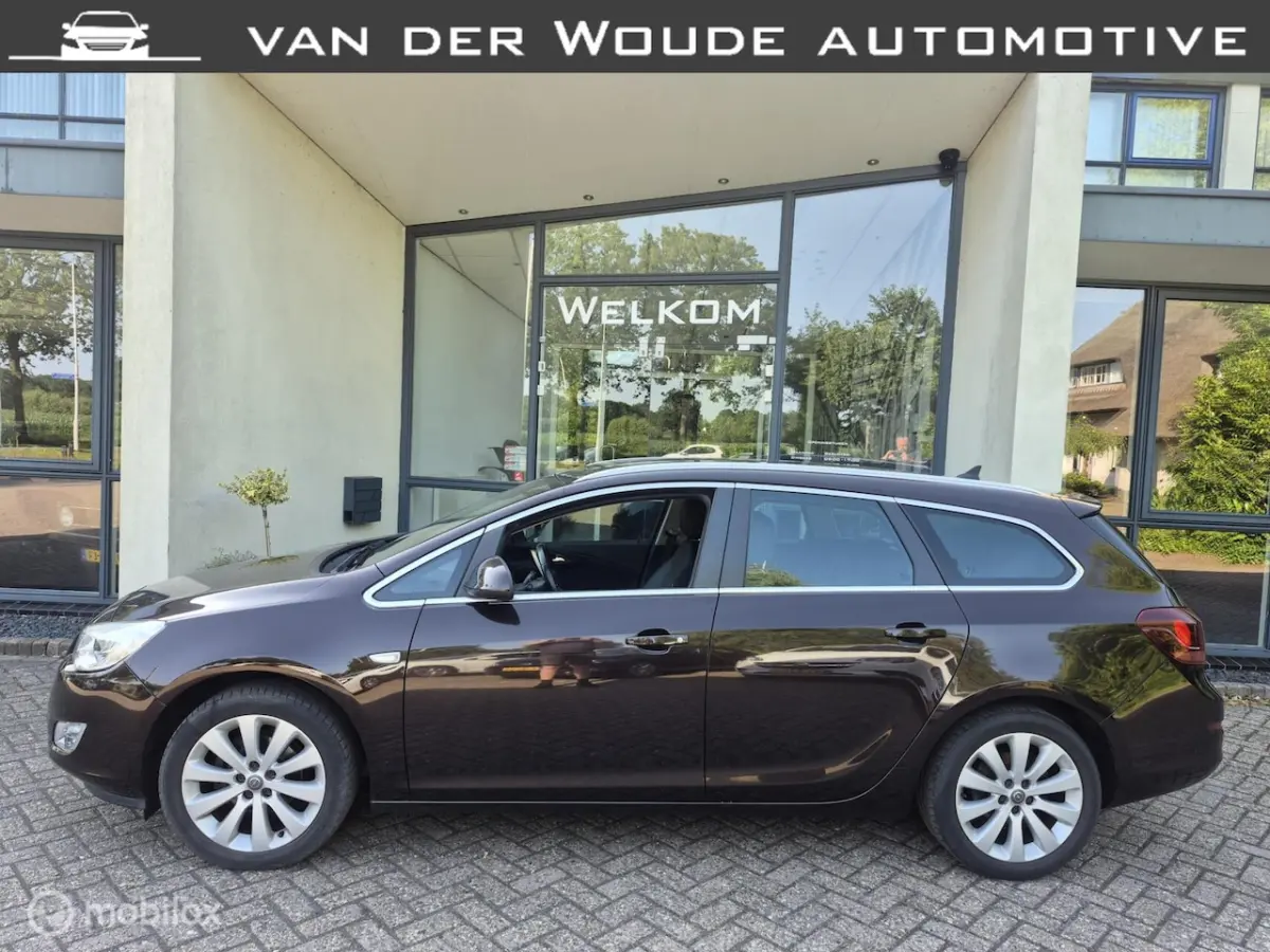 Opel Astra Sports Tourer 2012 Benzine Handgeschakeld leasen