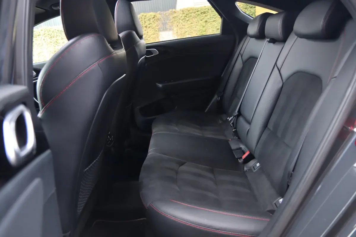 ProCeed 1.6 T-GDI GT / PANODAK / KEYLESS / MEMORY / JBL / CAMERA / CARPLAY