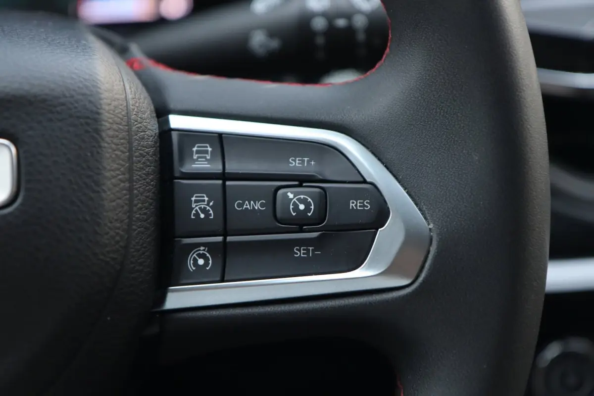 4xe 240 Plug-in Hybrid Electric Trailhawk / ACC / KEYLESS / CAMERA / CARPLAY