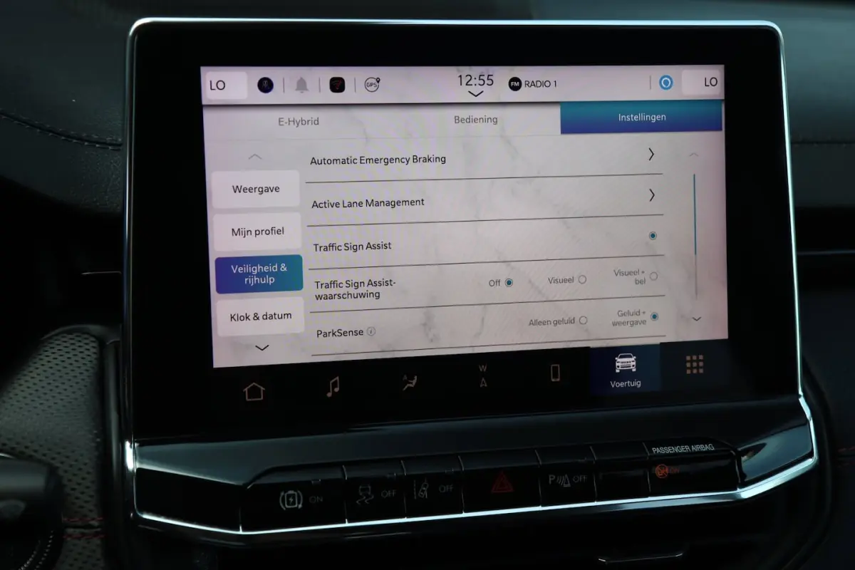 4xe 240 Plug-in Hybrid Electric Trailhawk / ACC / KEYLESS / CAMERA / CARPLAY