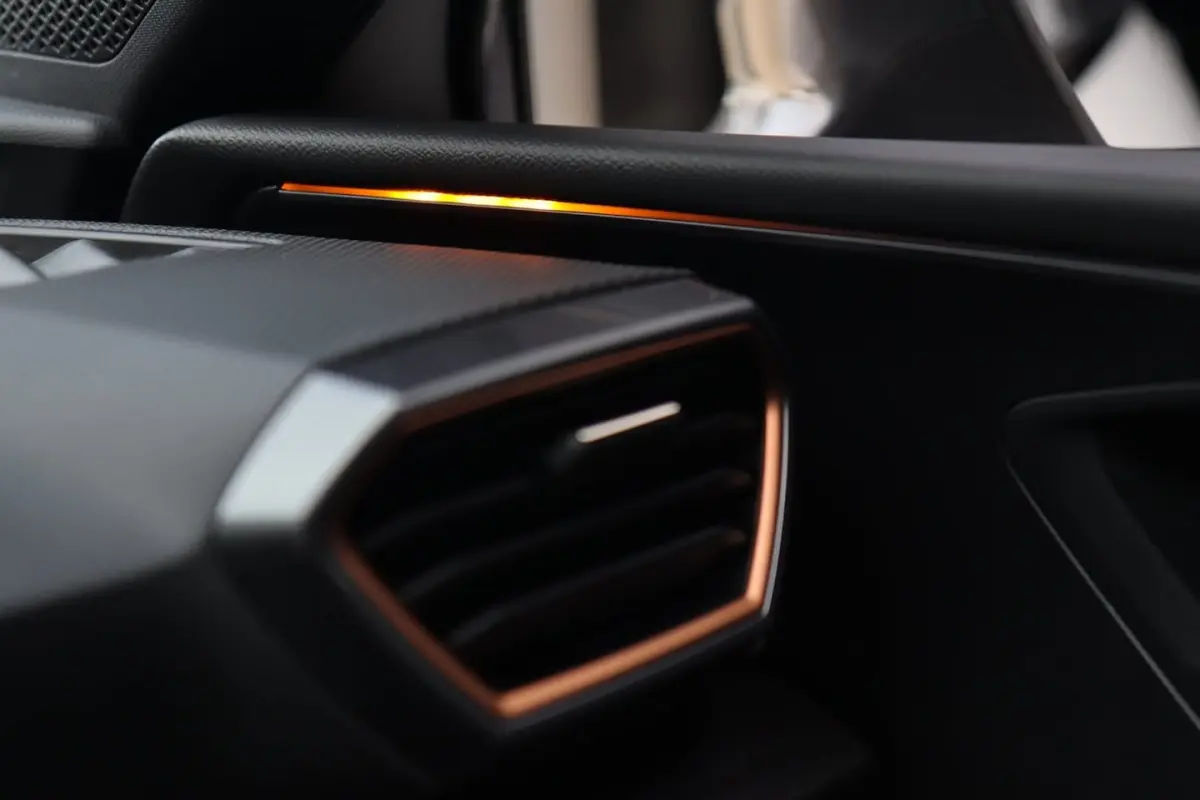 1.4 e-Hybrid VZ Copper Edition / PANO / ACC / CAMERA / KEYLESS / STUUR+STOELVERW
