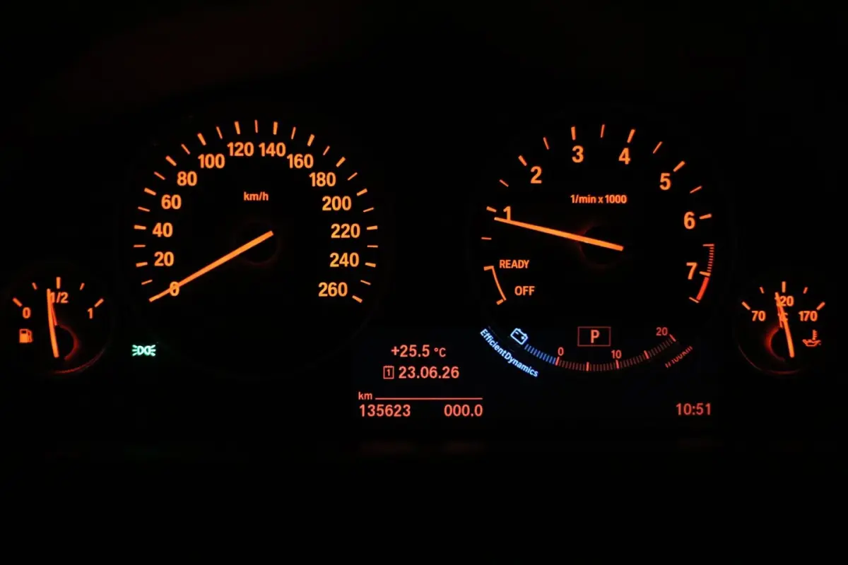 318i High Executive / SCHUIFDAK / LEDER / CARPLAY / STOELVERW