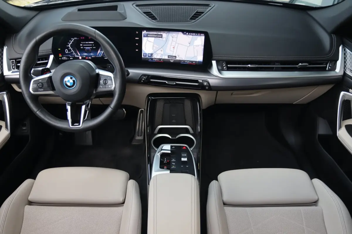 XDrive30e M Sport / PANO / HUD / MEMORY / H&K / 360 / KEYLESS / 20'