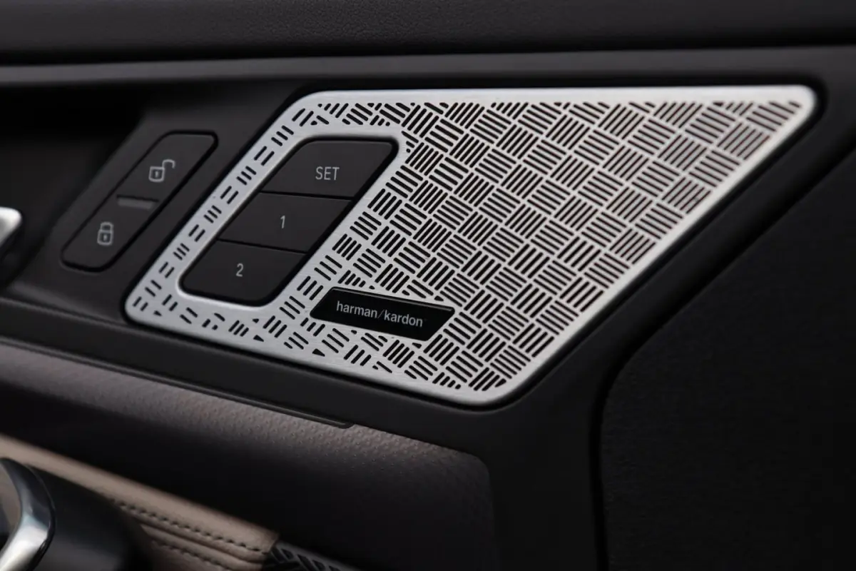 XDrive30e M Sport / PANO / HUD / MEMORY / H&K / 360 / KEYLESS / 20'