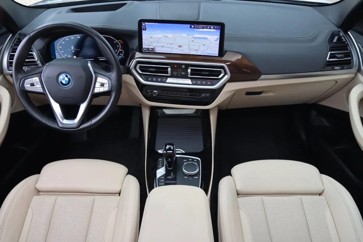 XDrive30e / PANO / LASER / HUD / MEMORY / 360 / KEYLESS / 21'