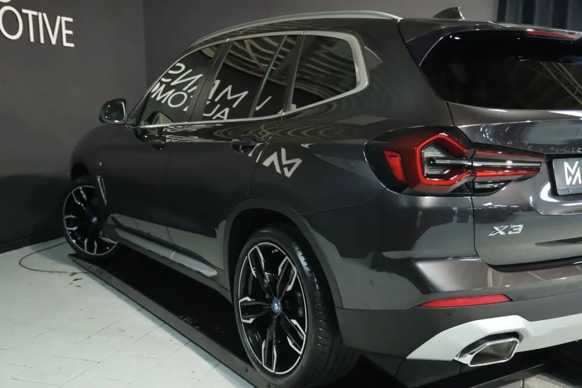 XDrive30e / PANO / LASER / HUD / MEMORY / 360 / KEYLESS / 21'