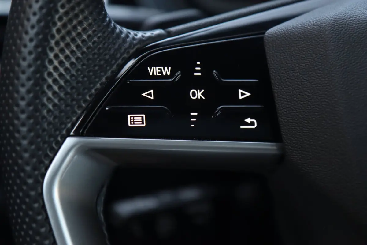 50 quattro S Edition 77 kWh / PANODAK / LEDER / MATRIX / CAMERA / KEYLESS