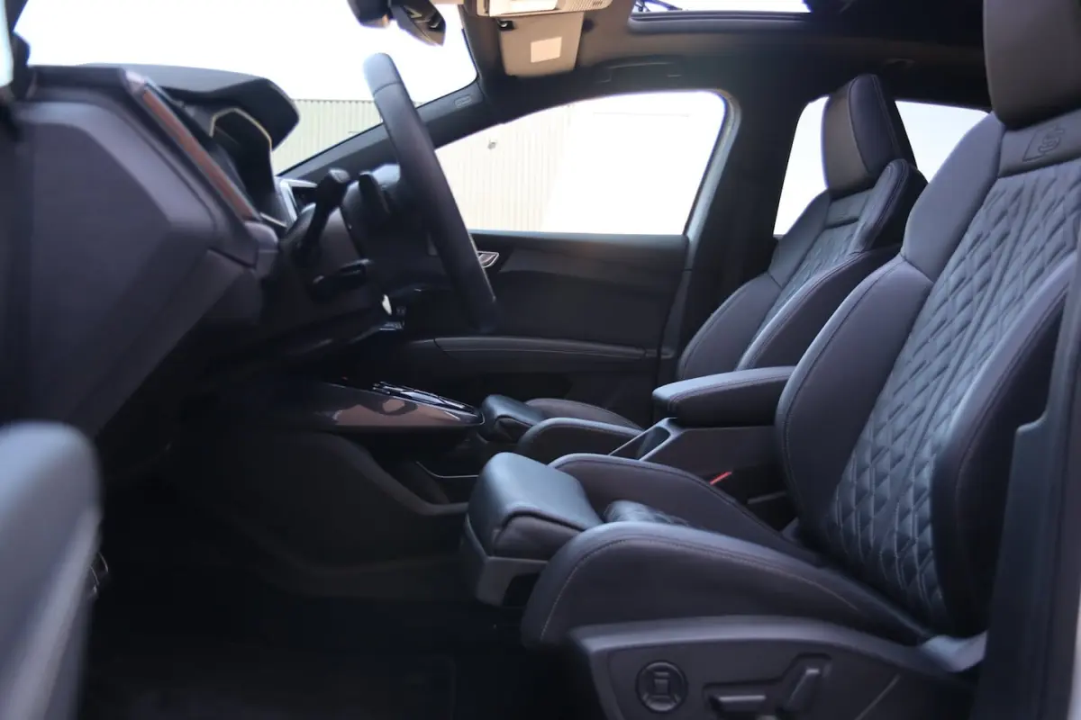 50 quattro S Edition 77 kWh / PANODAK / LEDER / MATRIX / CAMERA / KEYLESS