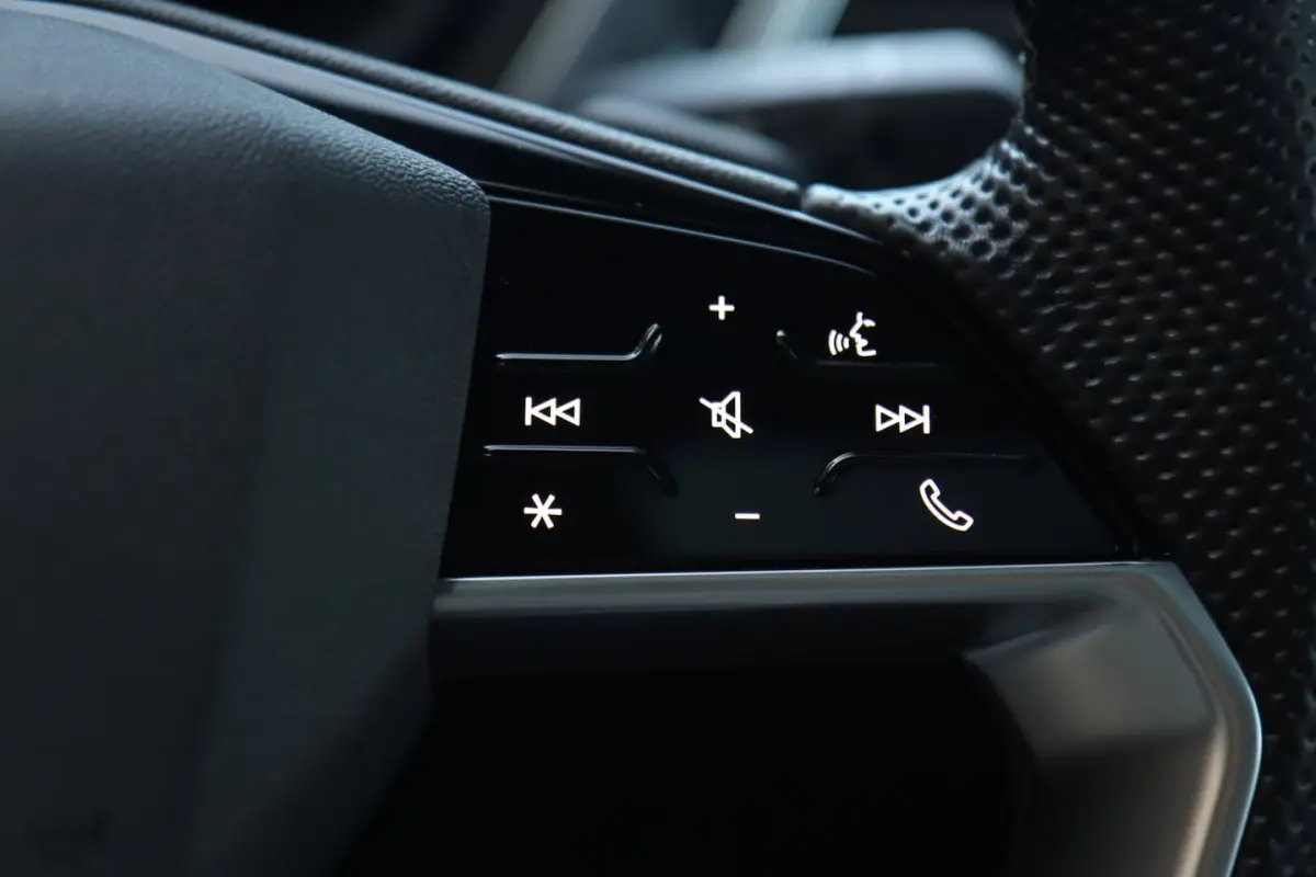 50 quattro S Edition 77 kWh / PANODAK / LEDER / MATRIX / CAMERA / KEYLESS