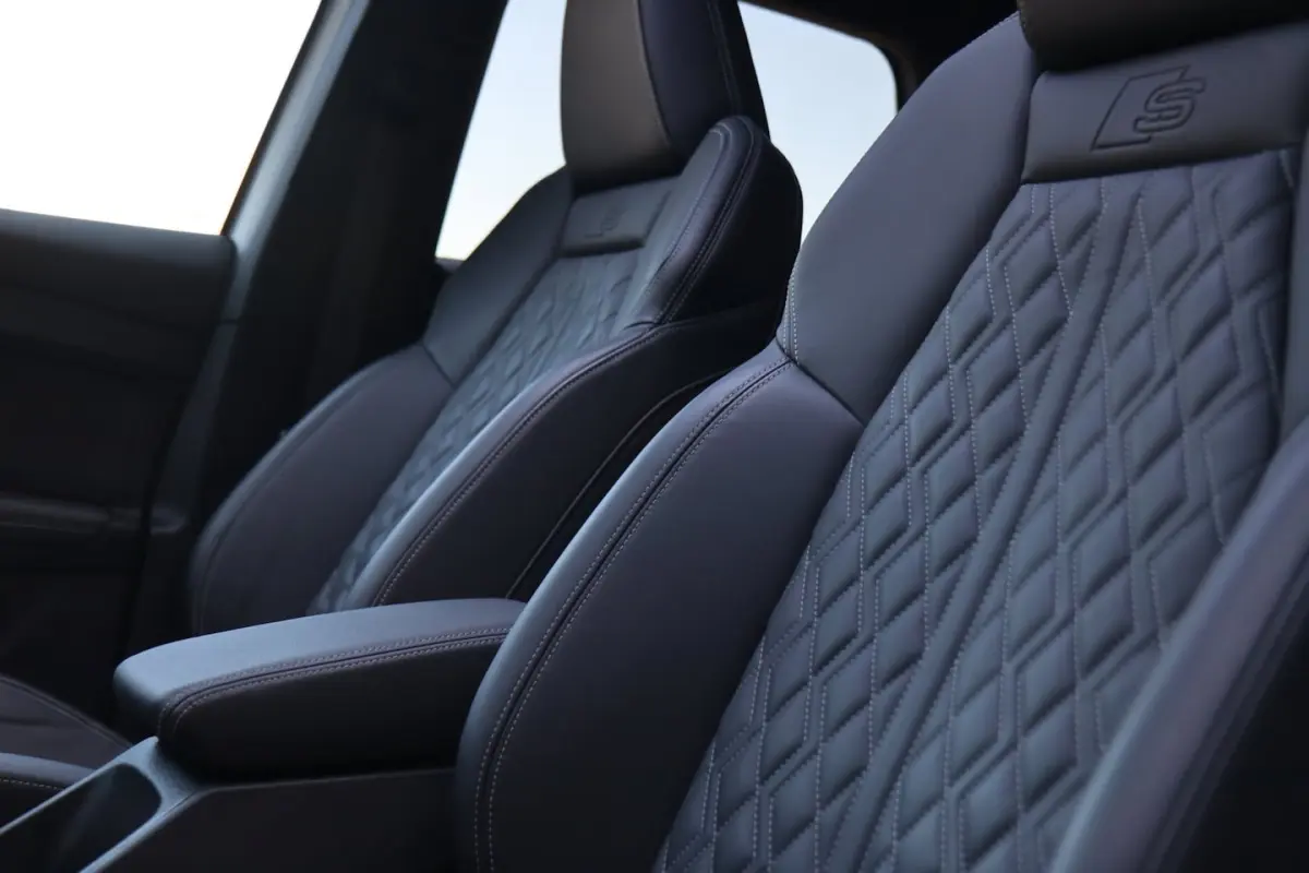50 quattro S Edition 77 kWh / PANODAK / LEDER / MATRIX / CAMERA / KEYLESS