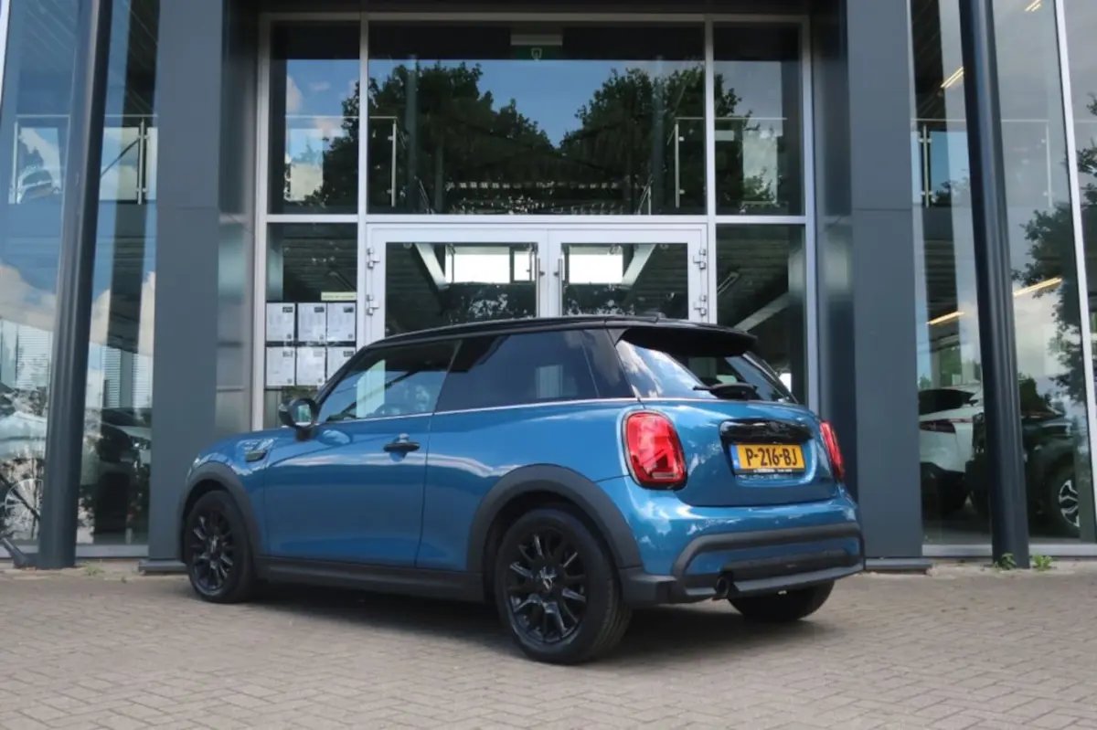 1.5 COOPER CLASSIC, Lederen Bekleding, LED Verlichting, Navi, Clima, etc