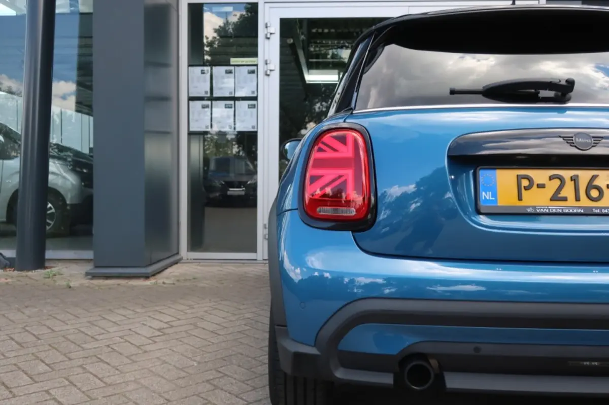 1.5 COOPER CLASSIC, Lederen Bekleding, LED Verlichting, Navi, Clima, etc