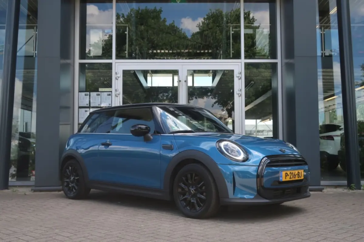 1.5 COOPER CLASSIC, Lederen Bekleding, LED Verlichting, Navi, Clima, etc