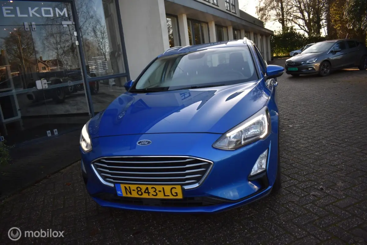 1.0 EcoBoost Hybrid Trend Edition|Navi|LED