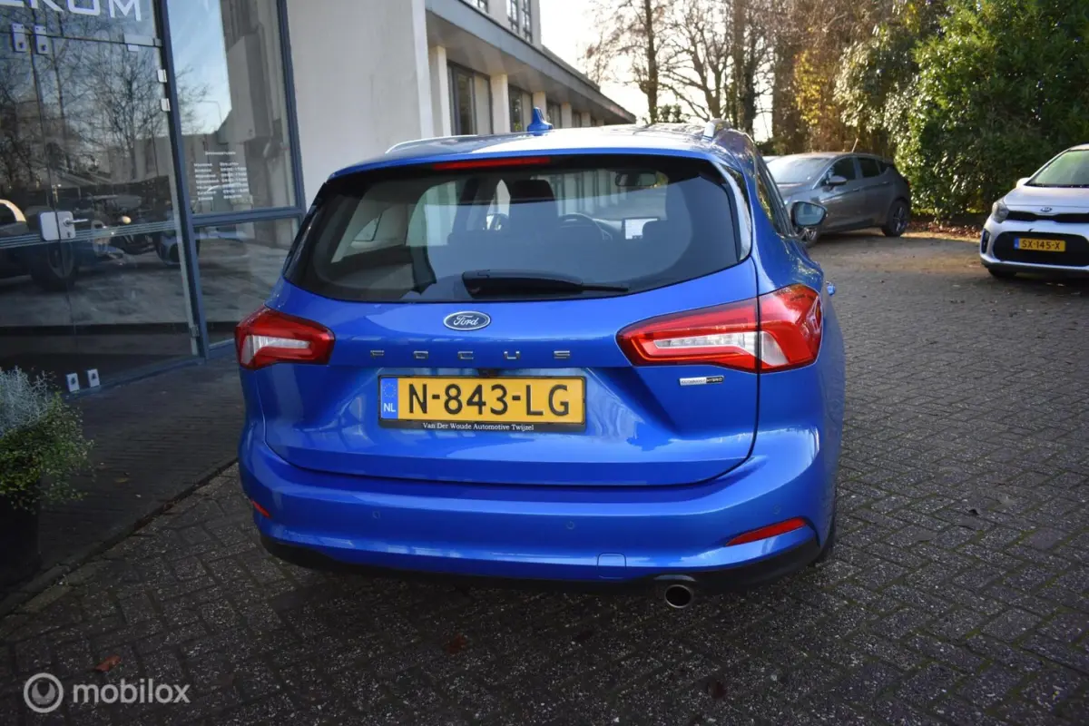 1.0 EcoBoost Hybrid Trend Edition|Navi|LED