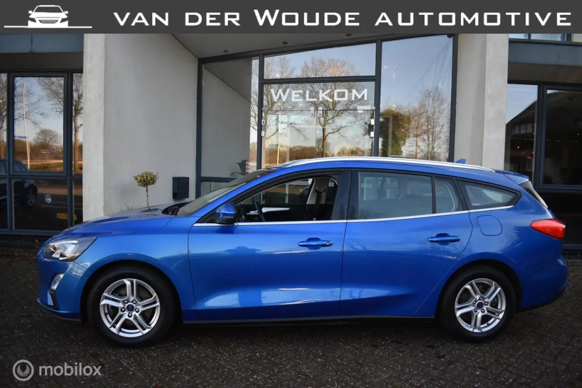 1.0 EcoBoost Hybrid Trend Edition|Navi|LED