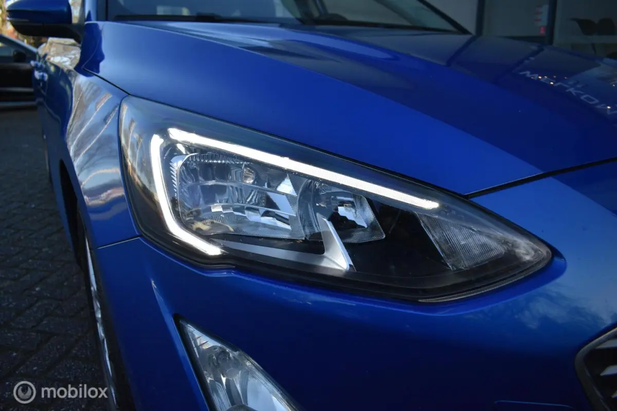 1.0 EcoBoost Hybrid Trend Edition|Navi|LED
