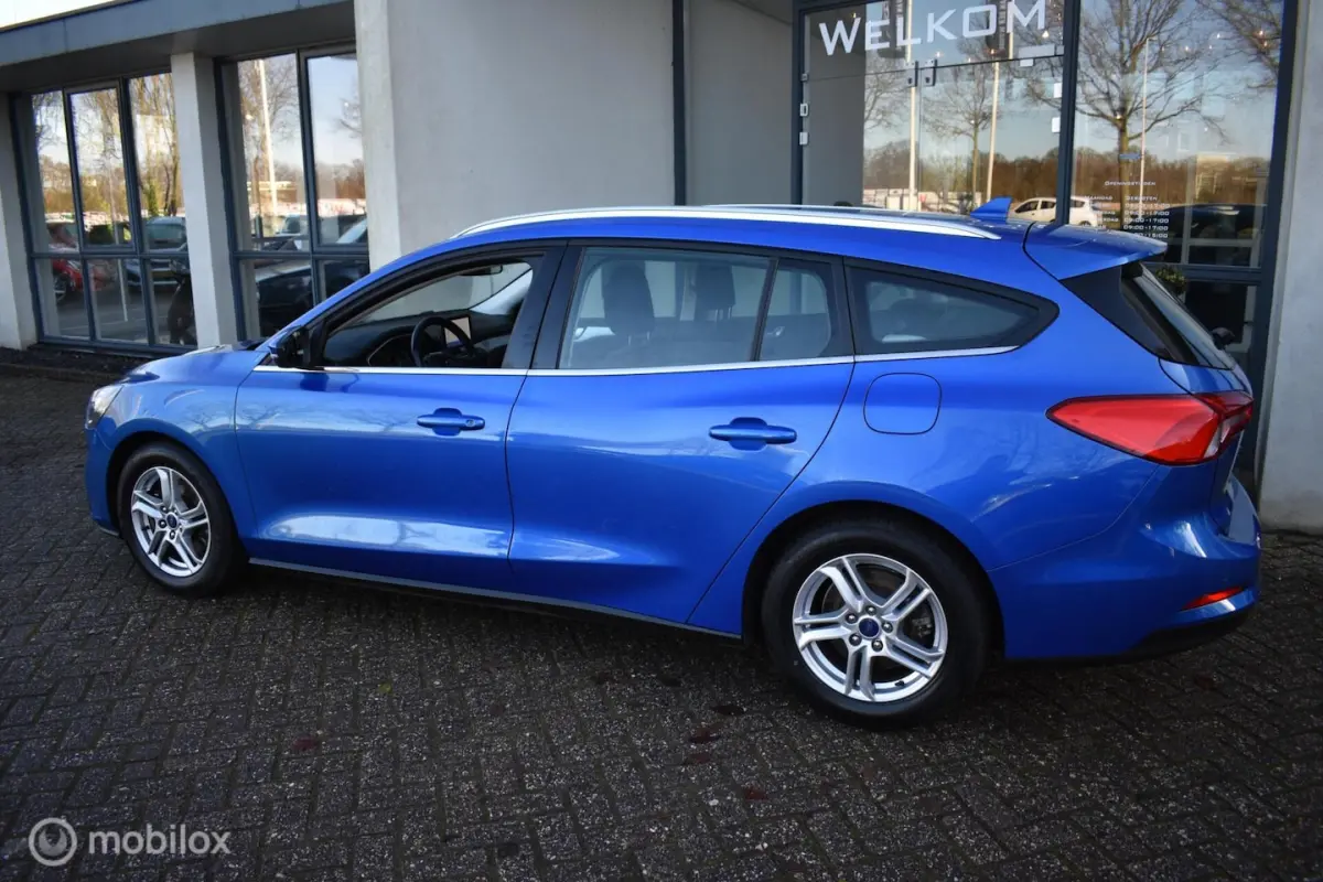 1.0 EcoBoost Hybrid Trend Edition|Navi|LED