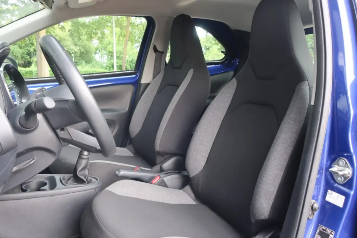 1.0 VVT-i, Camera, CarPlay/Android, All-Season,