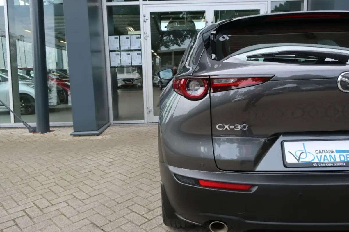 2.0 SkyActiv-X, Stoel- en Stuurverwarming, 360 Camera, Dodehoek detectie etc
