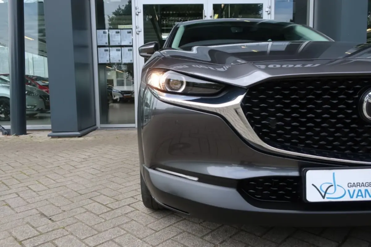 2.0 SkyActiv-X, Stoel- en Stuurverwarming, 360 Camera, Dodehoek detectie etc