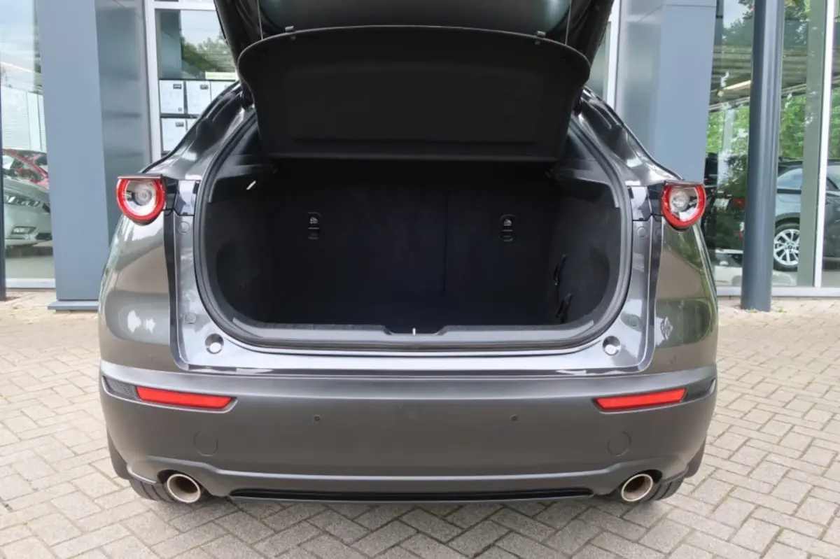 2.0 SkyActiv-X, Stoel- en Stuurverwarming, 360 Camera, Dodehoek detectie etc