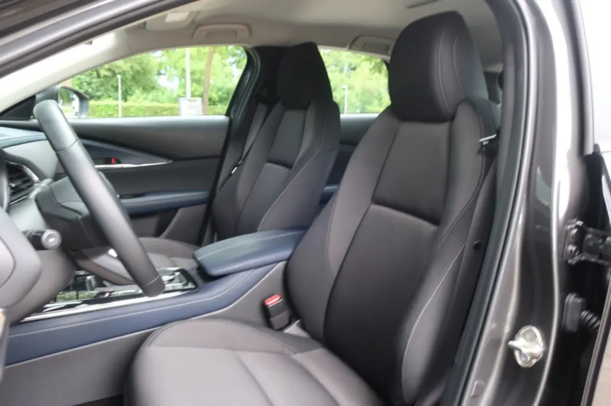2.0 SkyActiv-X, Stoel- en Stuurverwarming, 360 Camera, Dodehoek detectie etc