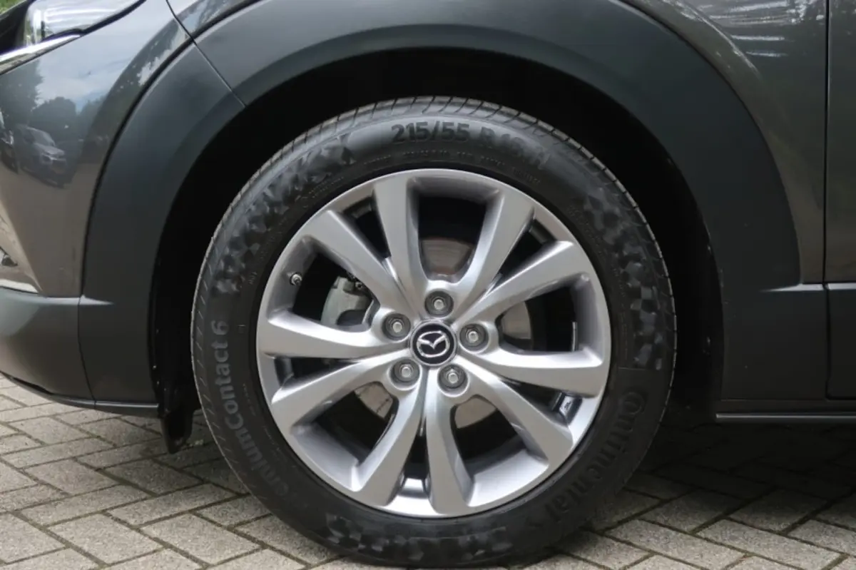2.0 SkyActiv-G, Stuur- en Stoelverwarm, 360 Camera, BOSE Audio etc