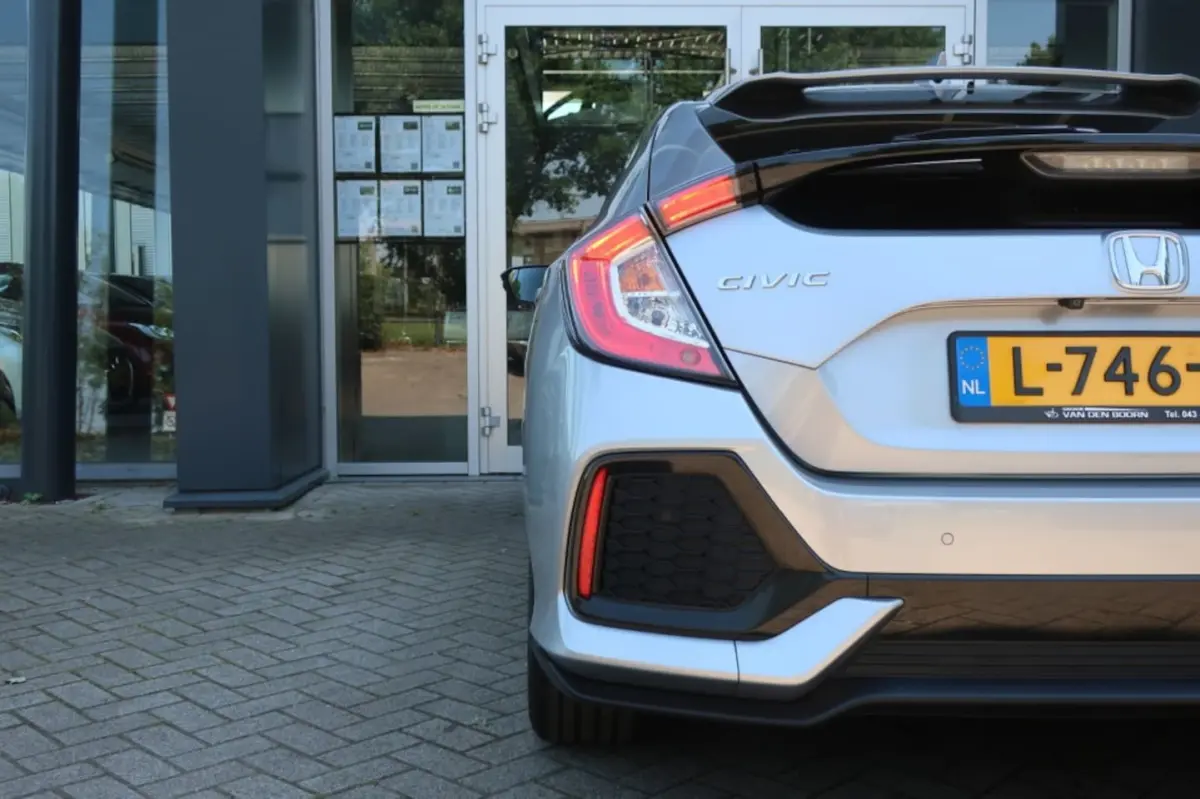 1.0 i-VTEC, Stoelverwarming, CarPlay/Android, Navi, Camera, PDC rondom etc